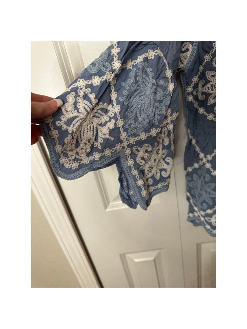 Kindred Blue White Embroidered Blouse Size M - Picture 3 of 9